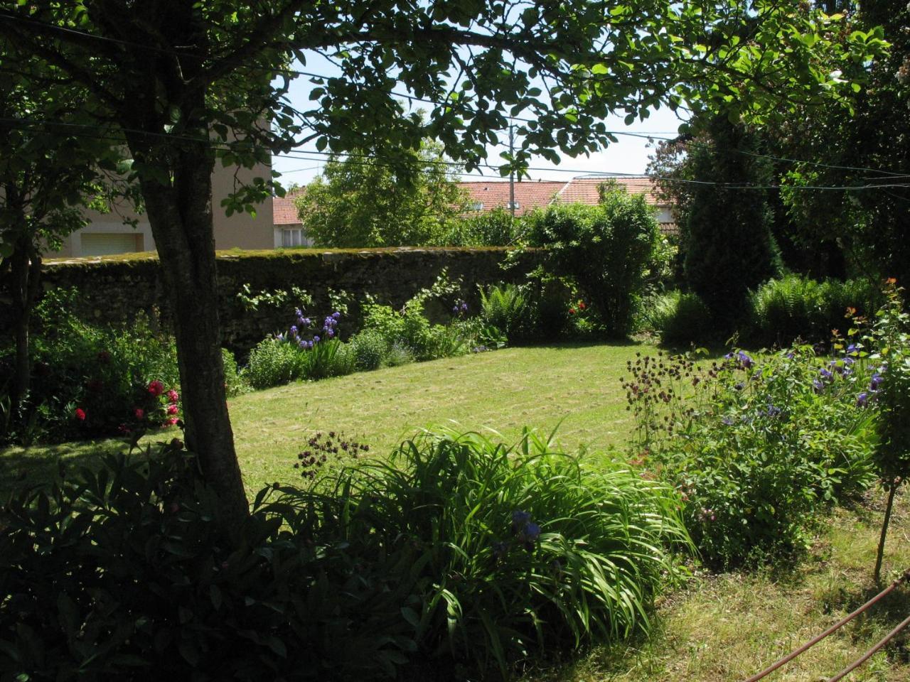 לינה וארוחת בוקר Rezonville Les Jardins De La Grange מראה חיצוני תמונה
