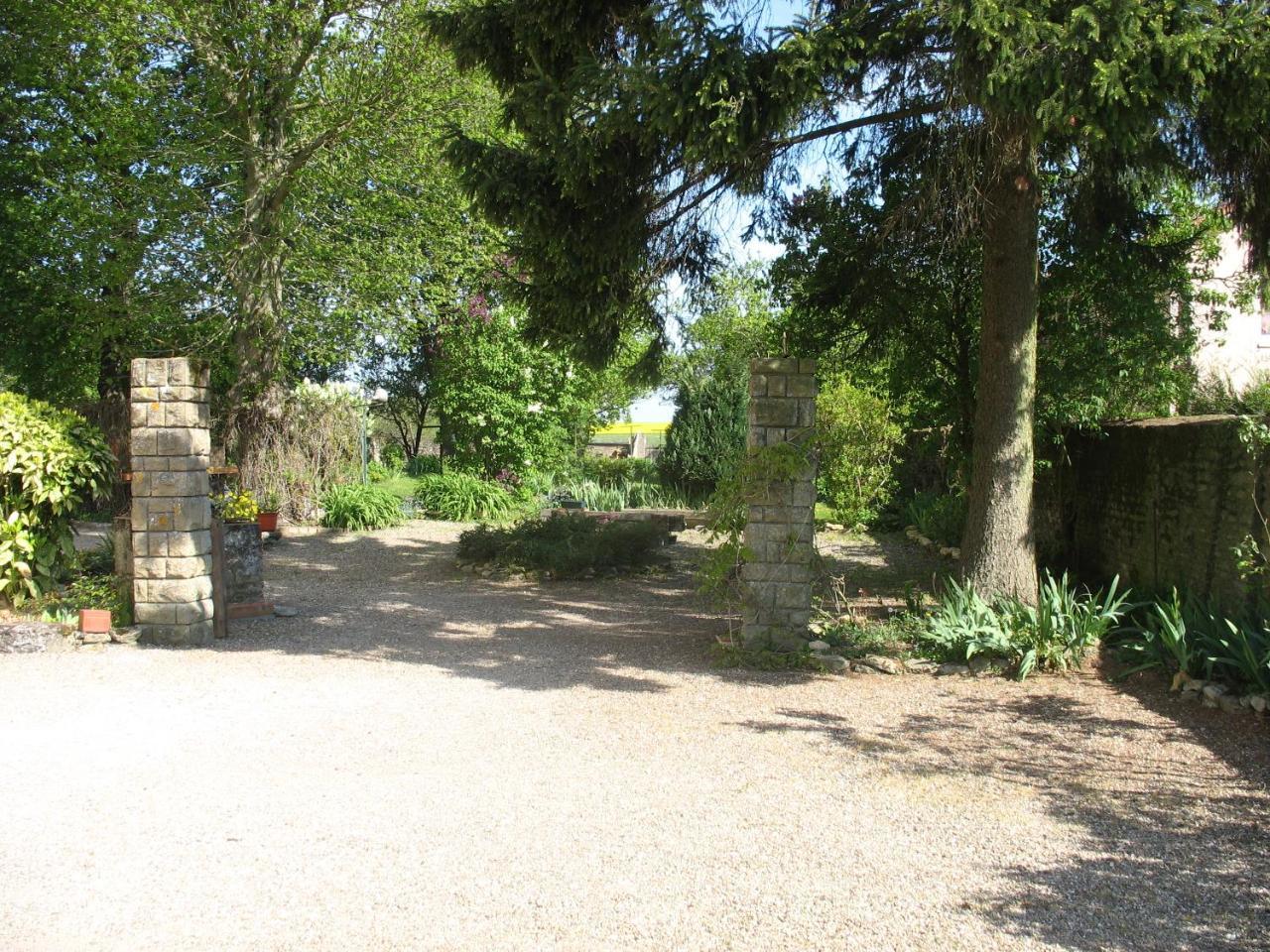 לינה וארוחת בוקר Rezonville Les Jardins De La Grange מראה חיצוני תמונה