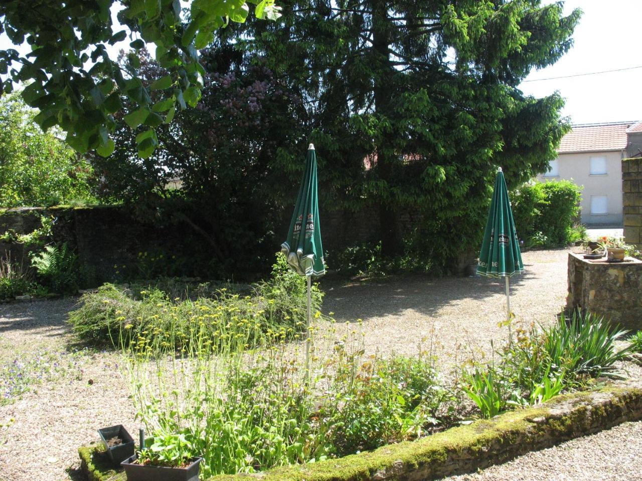 לינה וארוחת בוקר Rezonville Les Jardins De La Grange מראה חיצוני תמונה